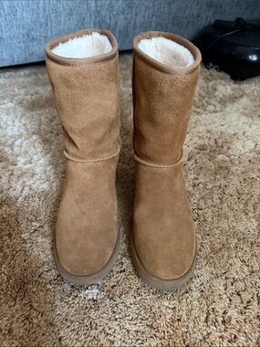 Women’s Ugg Wedge/heeled Classic Tan Suede Shearling-Lined Winter Boots